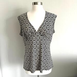 Vintage BCBG Paris Interlinking Circle Trellis Grid V-Neck Top Cream Black L